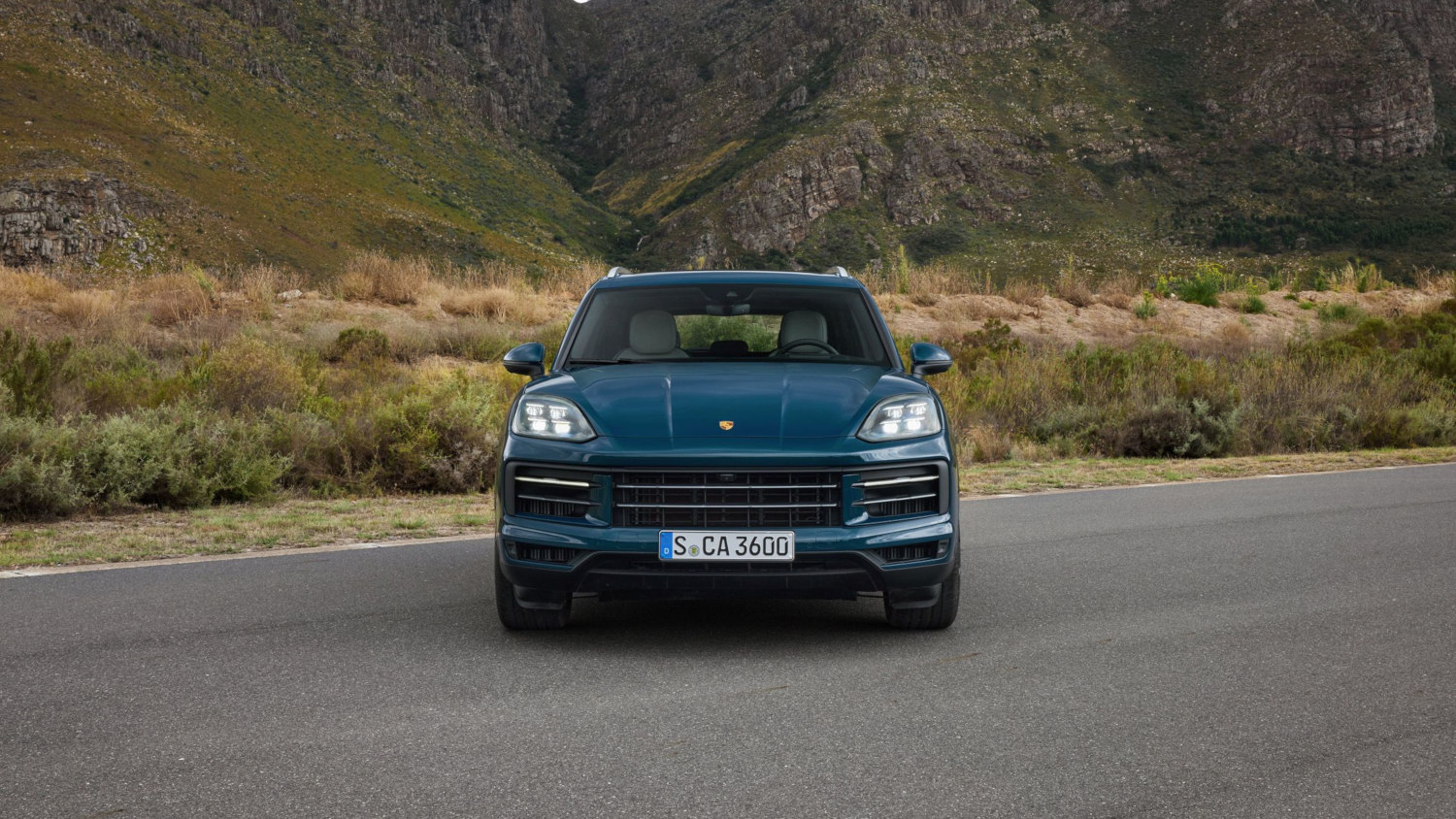 Porsche Cayenne EHybrid 2024 SUV Drive